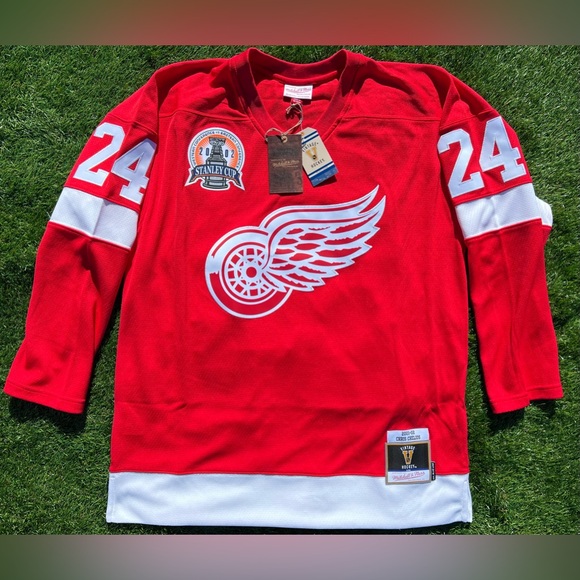 Large Mitchell & Ness Men's Detroit Red Wings Chris Chelios #24 NHL Jersey - Picture 2 of 15